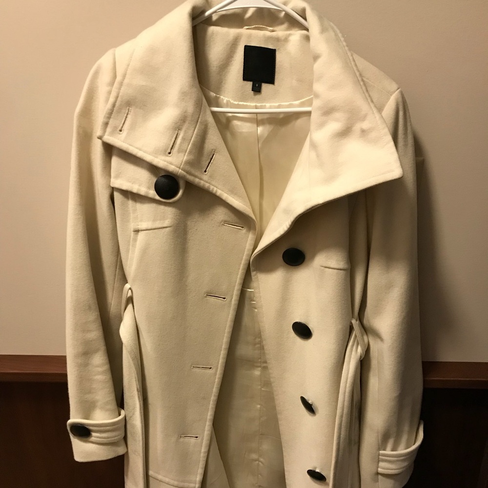 Dressy white pea coat. Adorable coat!!!